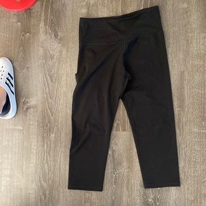 Old navy cropped legging